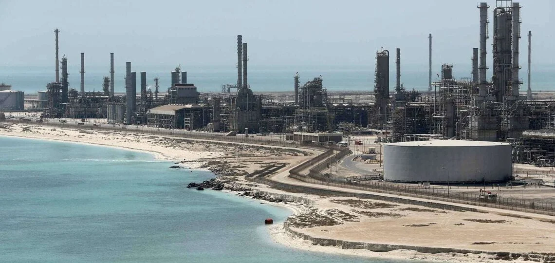Un drone frappe la raffinerie Samref d'Aramco et ExxonMobil à Yanbu