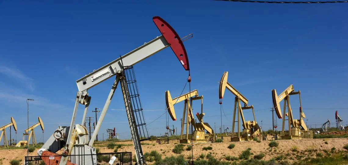 Les stocks pétroliers américains bondissent de 6,9 millions de barils en une semaine