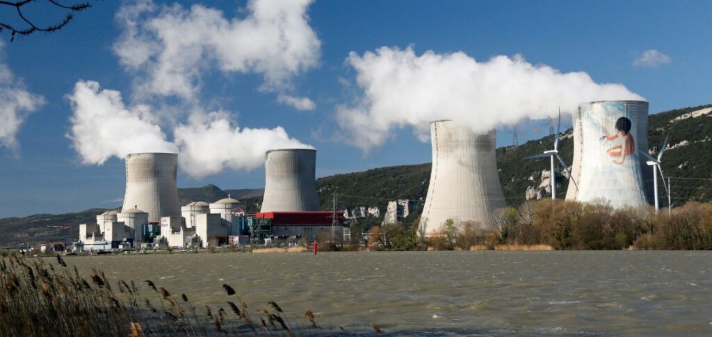 France: Le Sénat vote une dernière fois la relance du nucléaire