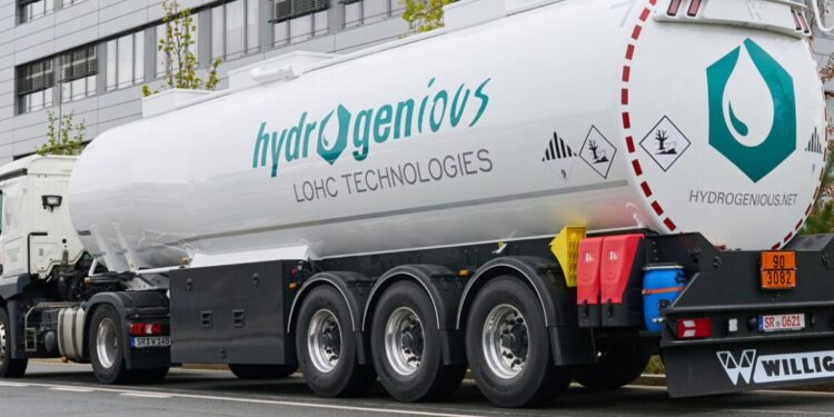 LOHC Imports hydrogen via Amsterdam