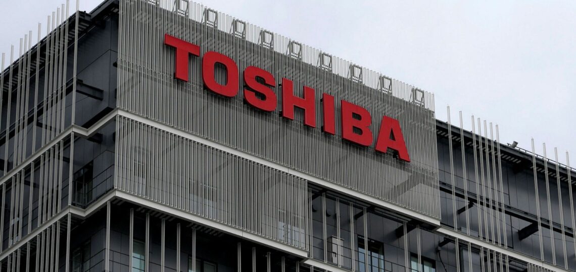 En voie d’être racheté, Toshiba livre des prévisions de résultats décevantes