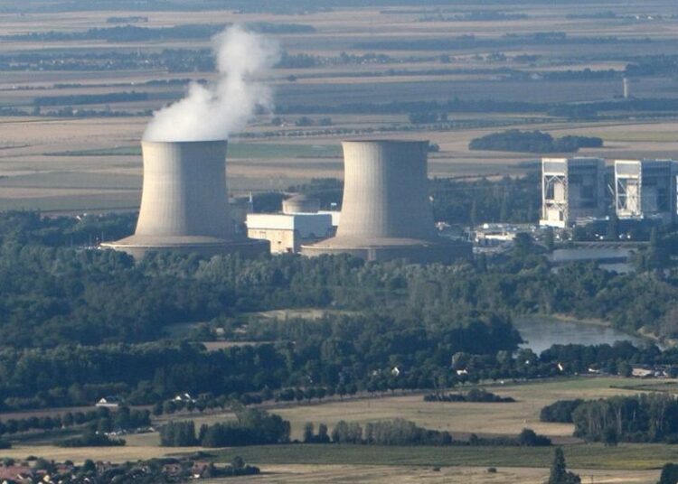 La centrale nucléaire de Saint-Laurent-des-Eaux, un chantier titanesque pour une seconde jeunesse
