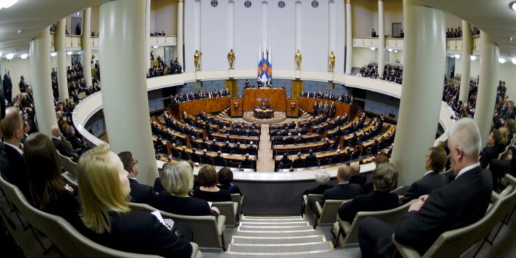 La Finlande Soutient le Secteur de l’Électricité