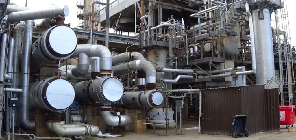 Les sanctions sur le naphta russe renforcent le marché européen