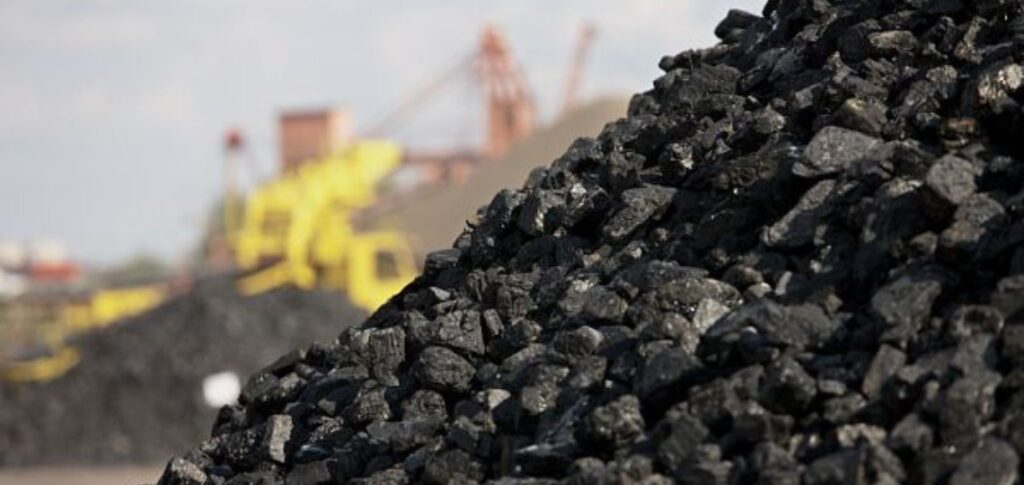 China lifts unofficial ban on Australian coal