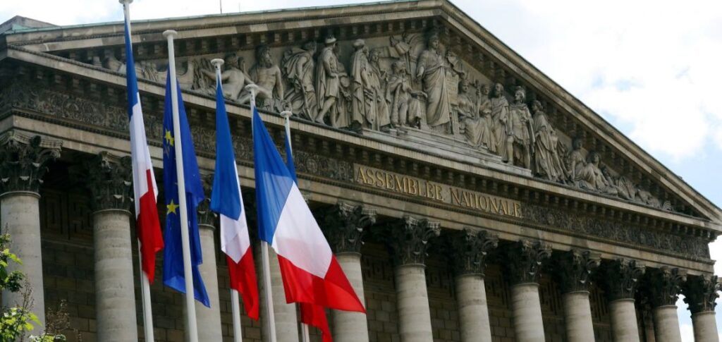France: adoption d’une loi pour la « nationalisation » d’EDF