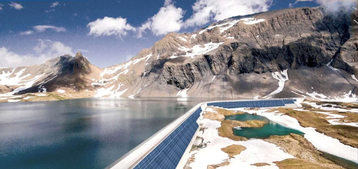 Centrale Solaire Alpine: Nouveau Projet Majeur en Suisse