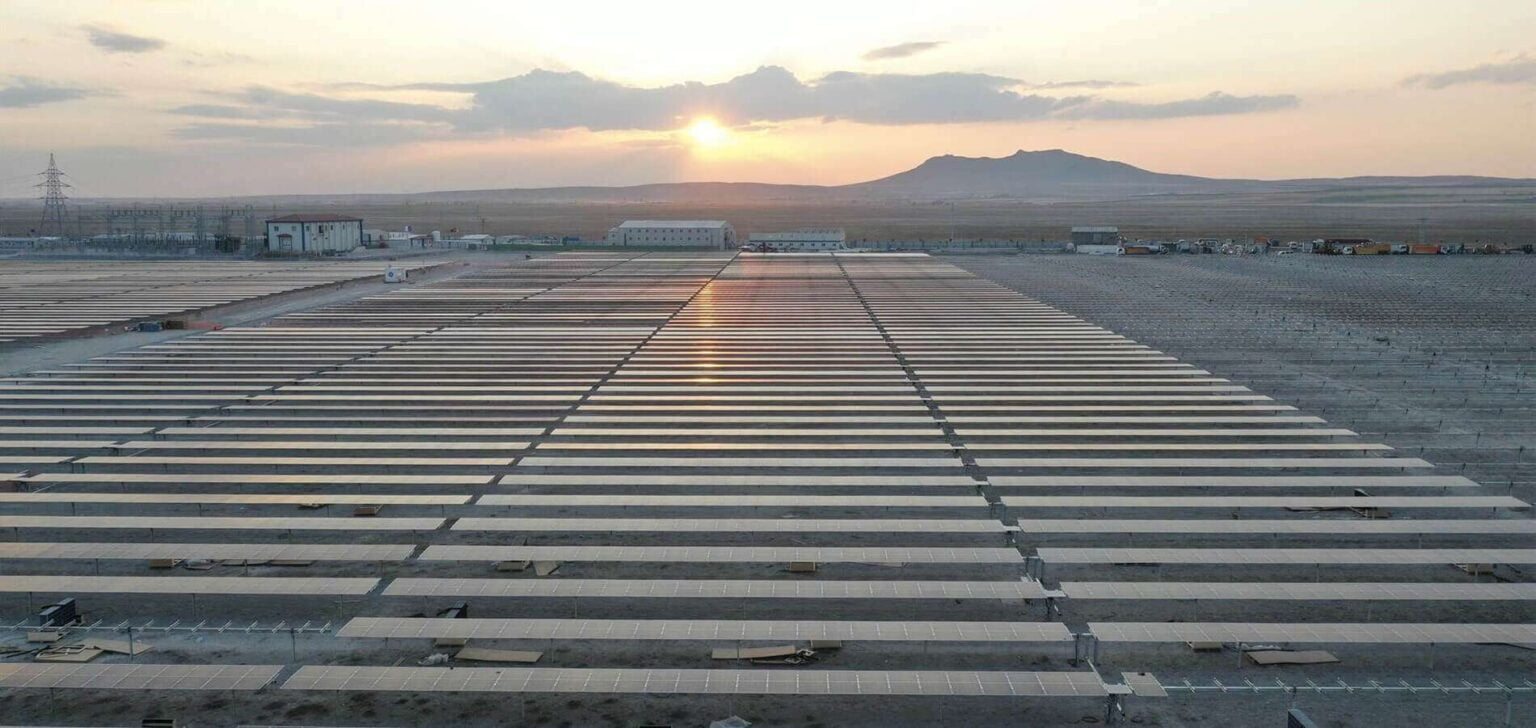 GE et UKEF financent le Plus Grand Projet Solaire de Turquie