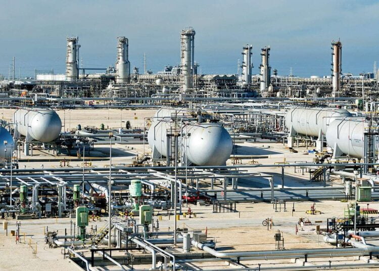 ADNOC et Petronas: Accord Inédit sur le Pétrole et le Gaz