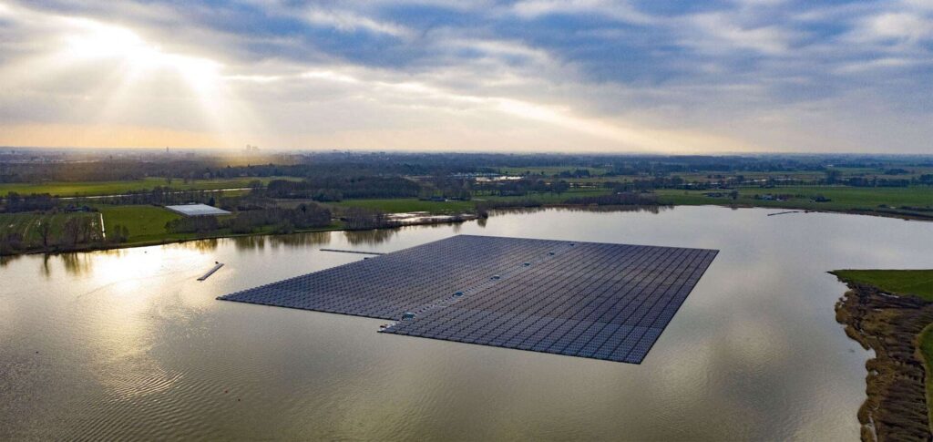 L’EBRD finance la 1ère Centrale Solaire Flottante d’Albanie