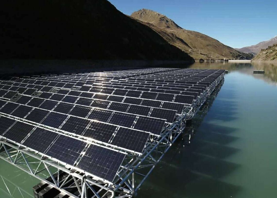 Panneau Solaire Flottant: Marché de 2300 mds$ en 2026?