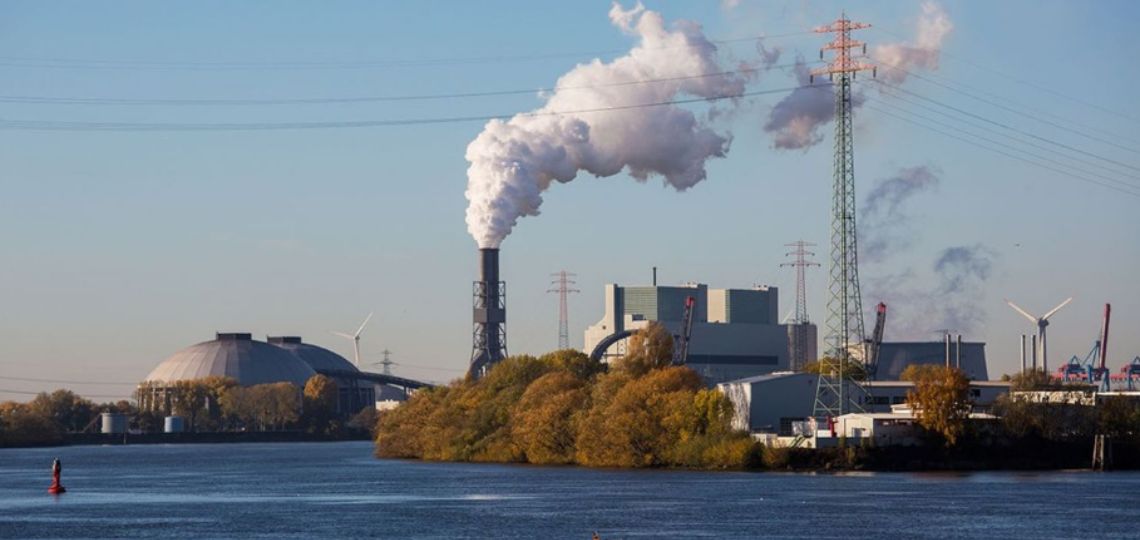 Pénurie et subventions étrangères : l’industrie chimique allemande en crise