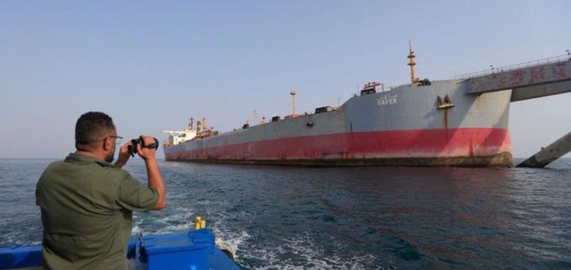 Début des opérations de pompage d’un pétrolier délabré en mer Rouge