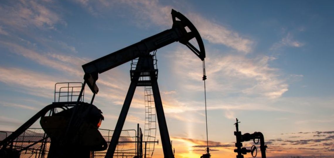 Plafonnement du Prix du Pétrole Russe : Impact sur les Recettes et Tensions