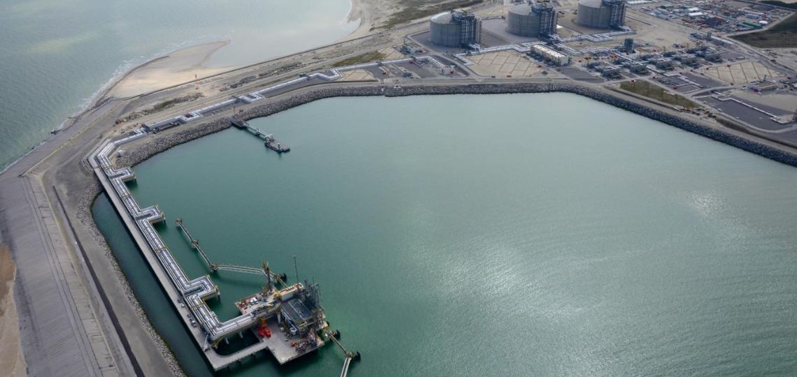 Le Havre floating liquefied natural gas terminal: environmentalists once again rejected