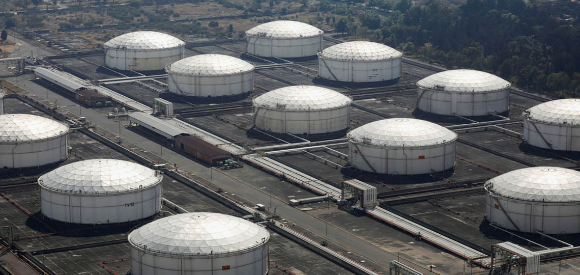 U.S. oil stocks: A sharp decline