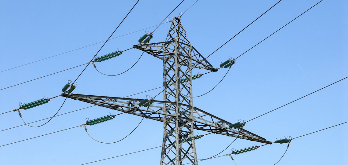 Renforcer le Réseau Électrique Américain pour Plus d’Énergie Propre