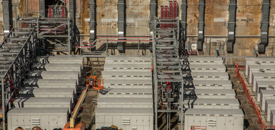 Expansion Rapide du Stockage de Batterie aux États-Unis: Perspectives et Défis