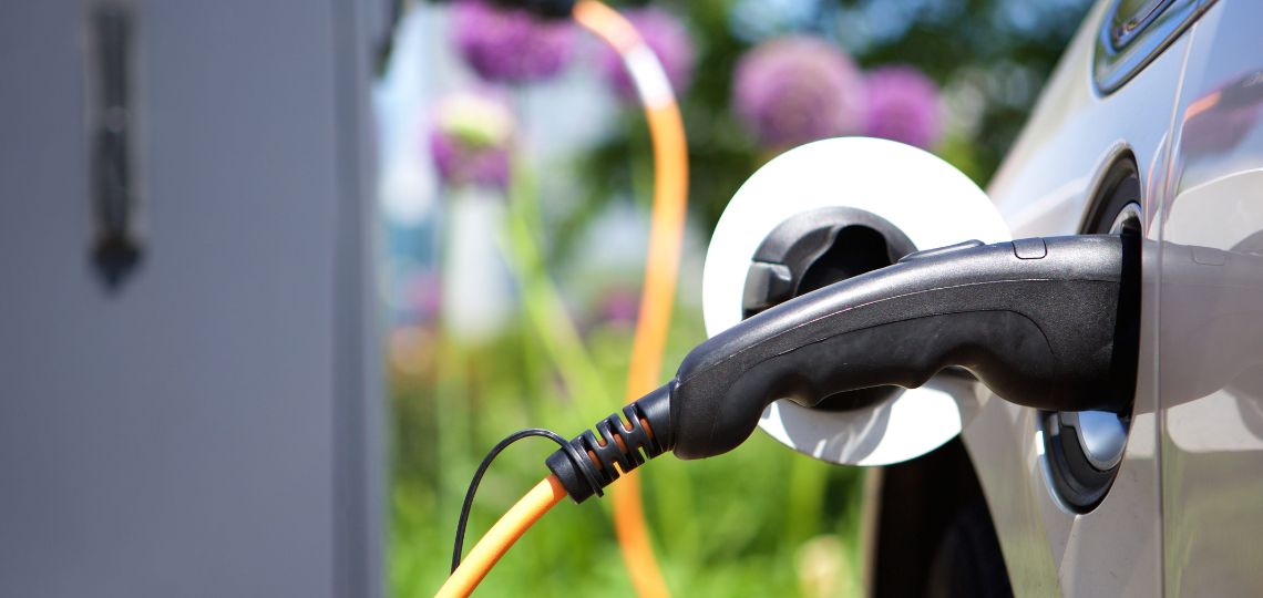 Une route encore semée d’embûches pour la voiture électrique en Europe