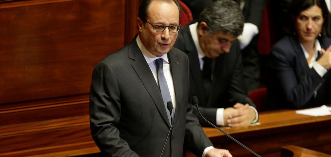 France: François Hollande calls for suspension of Russian LNG deliveries