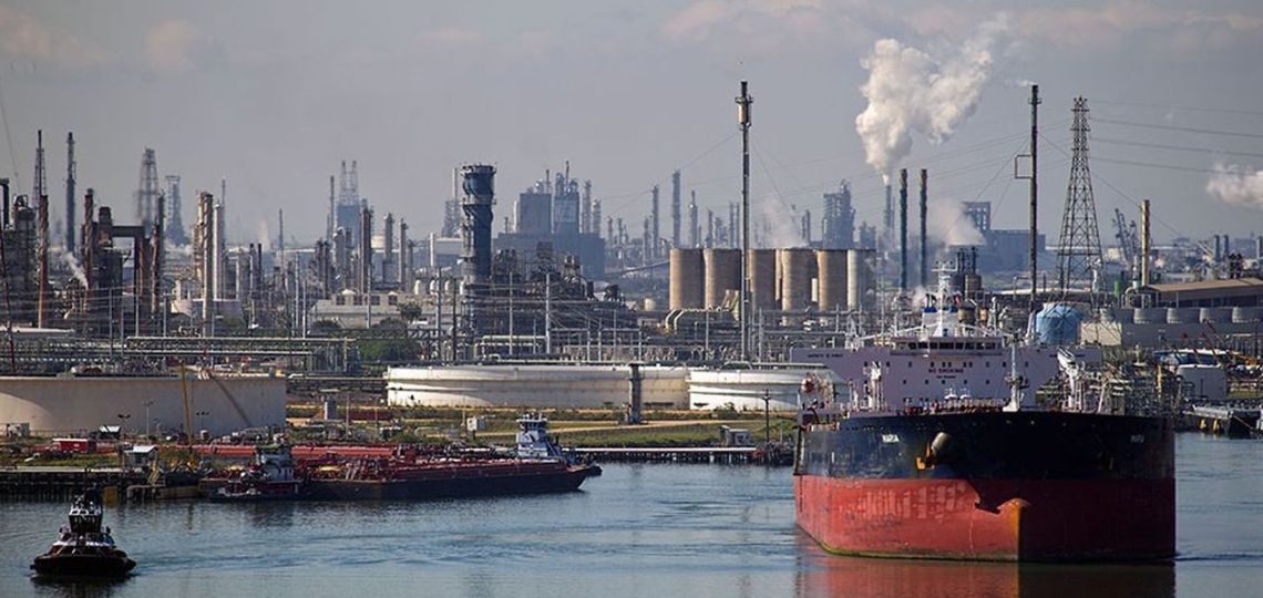 US Oil Imports Rise, Commercial Inventories Up
