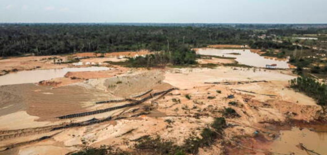 Brésil: Lula prône l’exploration pétrolière malgré les critiques