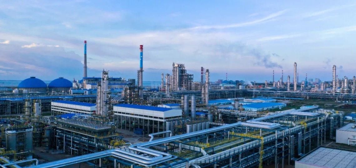 Sinopec réduit son traitement de brut, prévisions d’impact sur les importations