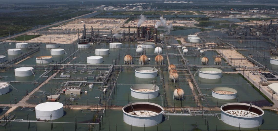 US crude oil inventories rise unexpectedly