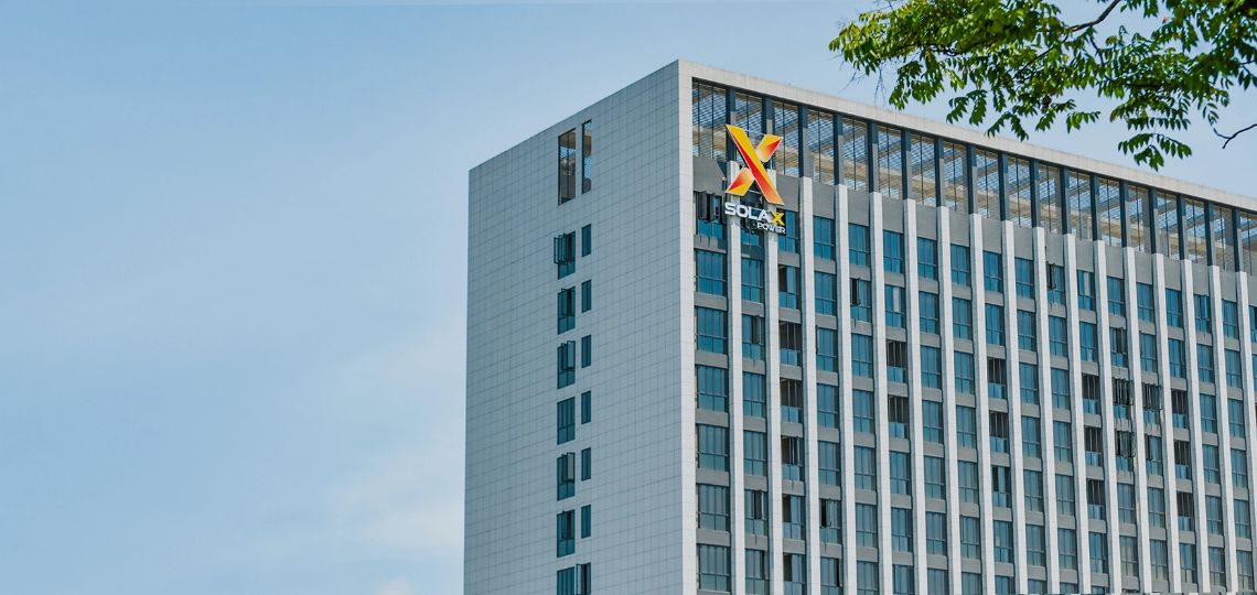 SolaX Power Investit 1,498 Milliards USD dans le Stockage Énergétique en Chine