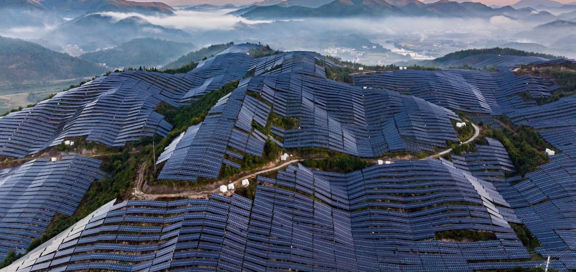 China Facing the Limits of Its Solar Supremacy: Overproduction, Tariffs, and Price Wars