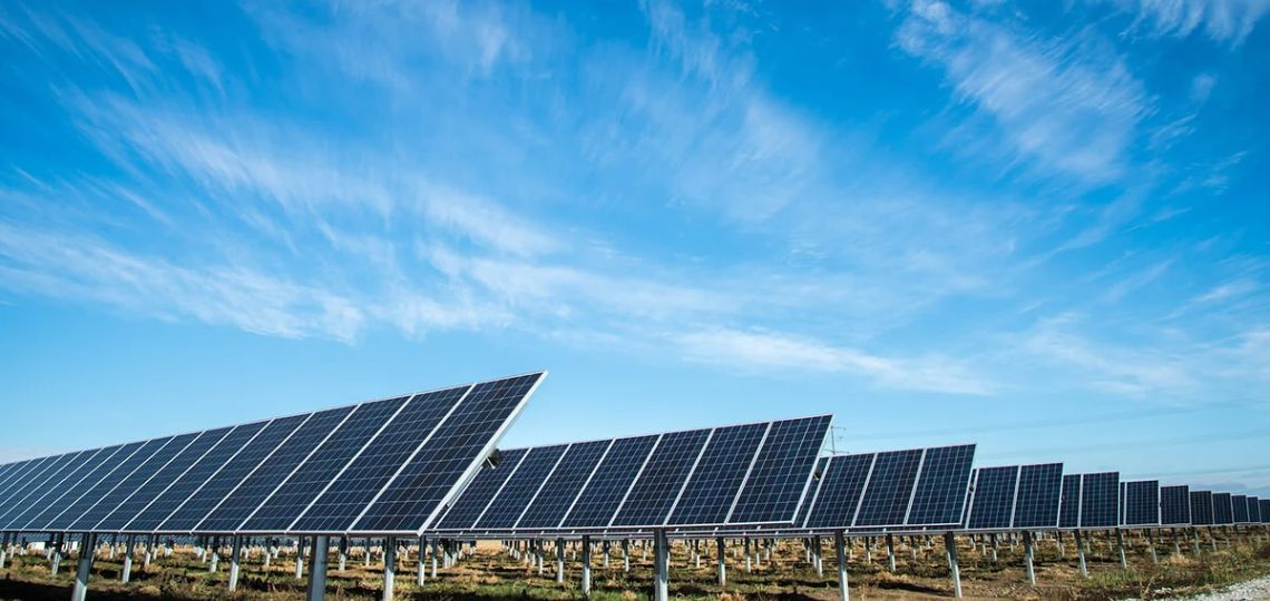 L’Inde ambitionne de devenir un hub de technologies propres, mais fait face à des défis d’infrastructure et de politique