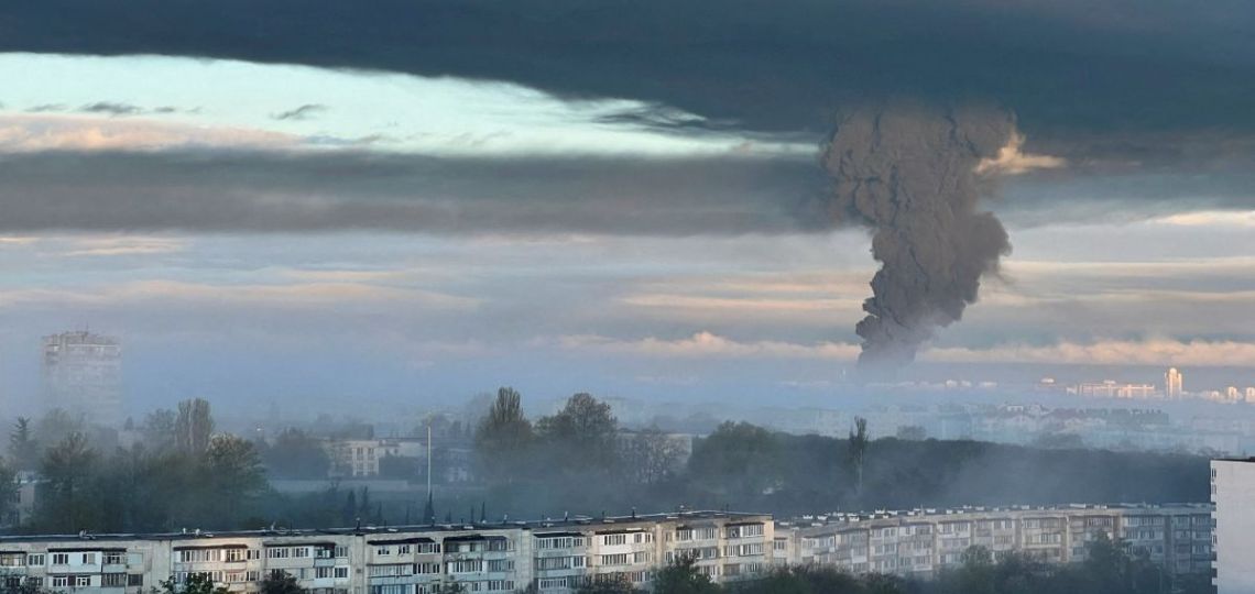 L’Ukraine affirme avoir ciblé le plus grand terminal pétrolier en Crimée