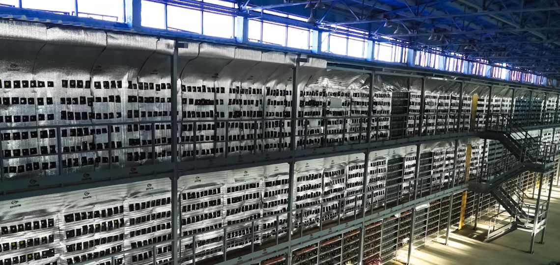Thaïlande : neuf fermes clandestines de Bitcoin démantelées pour vol massif d’électricité