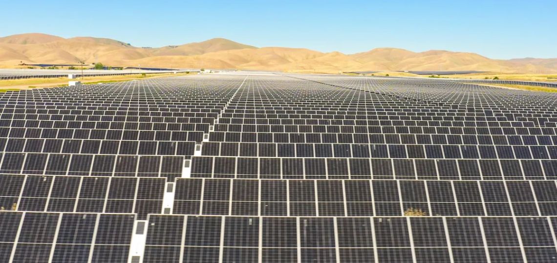 Chile inaugurates a hybrid solar power plant with 81 MW storage