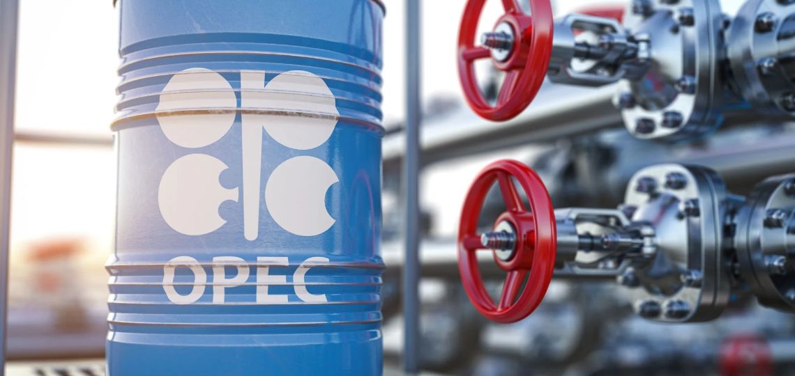 OPEC+ face à l’incertitude : Géopolitique et défis du marché pétrolier en 2025