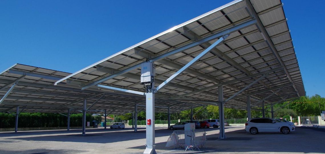 Le Groupe Rocher investit dans des ombrières solaires de 2,1 MW