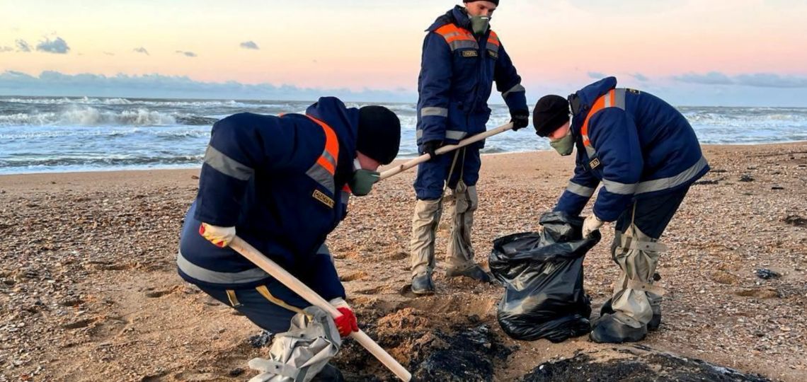 Russia Faces a 9,200-Ton Oil Spill in Sevastopol