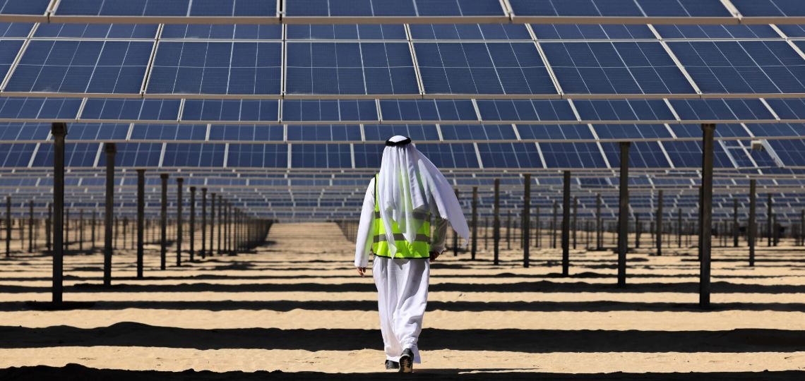 Les Émirats arabes unis lancent un projet solaire de 5,2 GW avec stockage