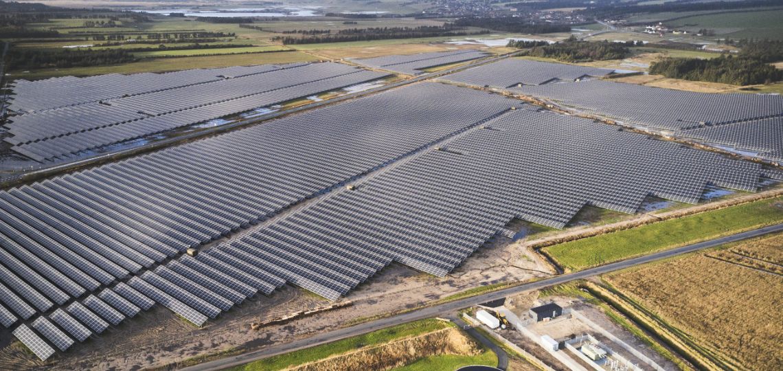 L’énergie solaire dépasse le charbon dans l’UE en 2024 : un tournant historique pour le secteur