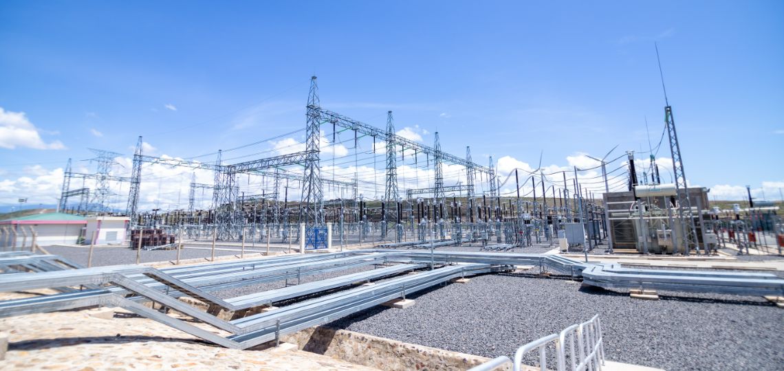 L’extension des réseaux électriques freinée par les hausses de coûts, selon l’AIE