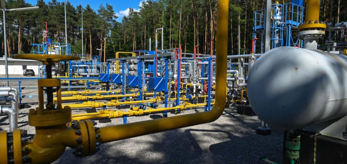 European gas reserves fall below 50% as prices exceed $620