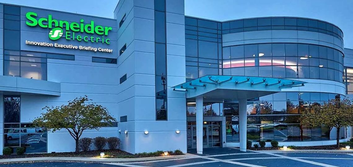 Schneider Electric enregistre des profits records en 2024 grâce à la transition énergétique et aux centres de données