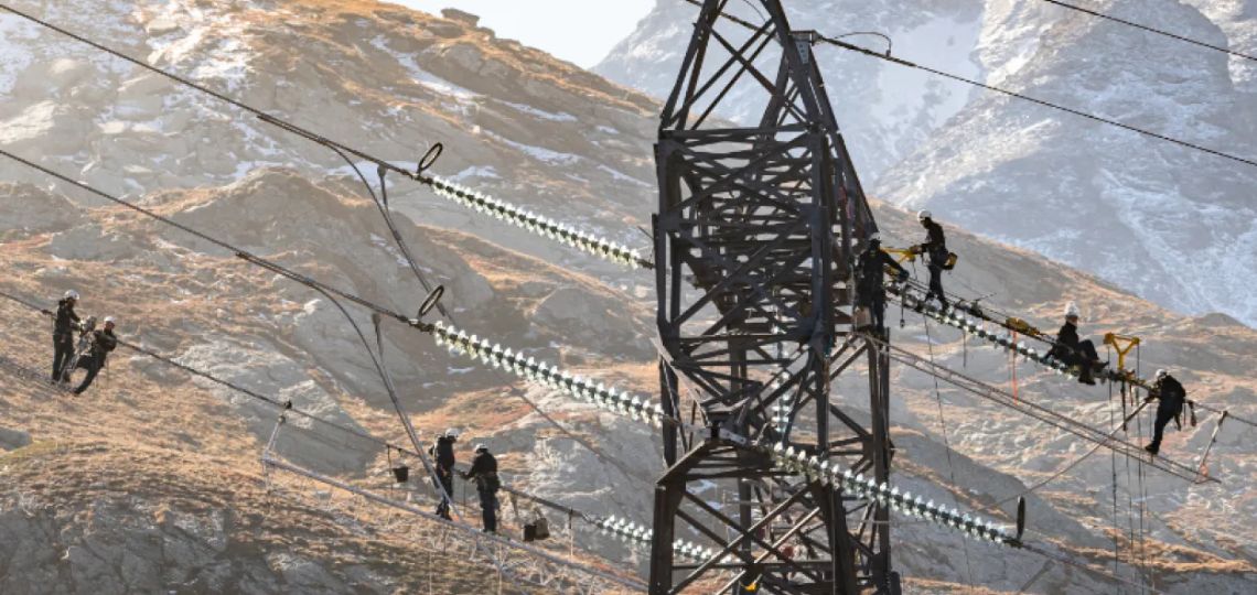 Plan d’investissement de 100 milliards dans le réseau électrique : un impact limité sur les factures, selon RTE