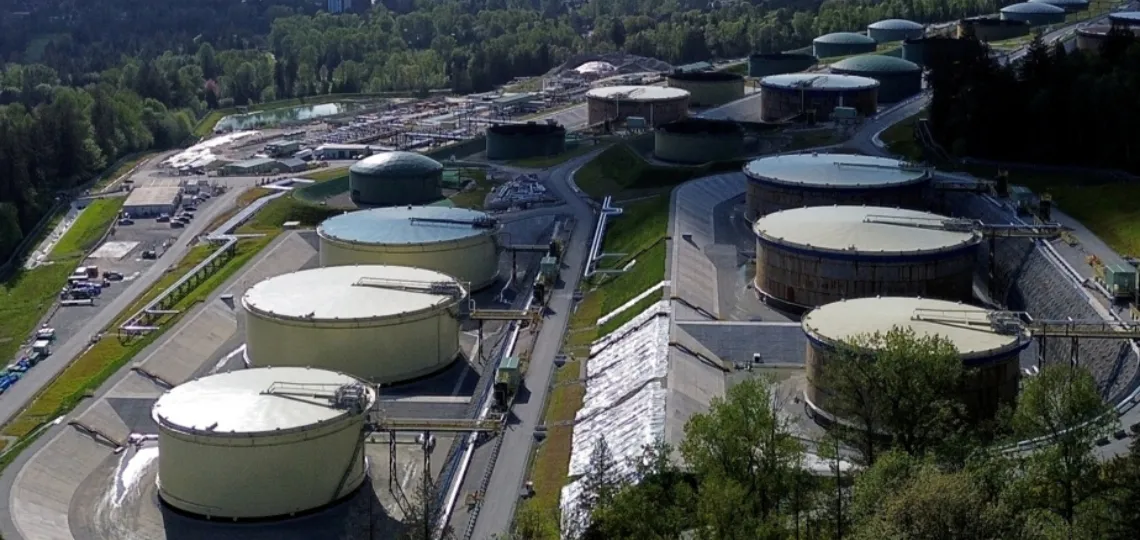 L’Agence internationale de l’énergie alerte sur un excédent pétrolier de 3,3 millions de barils en 2026