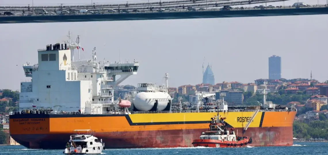 Les importations de pétrole russe par l’Inde chuteront fortement dès décembre