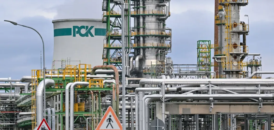 Shell restarts sale of its stake in Schwedt refinery