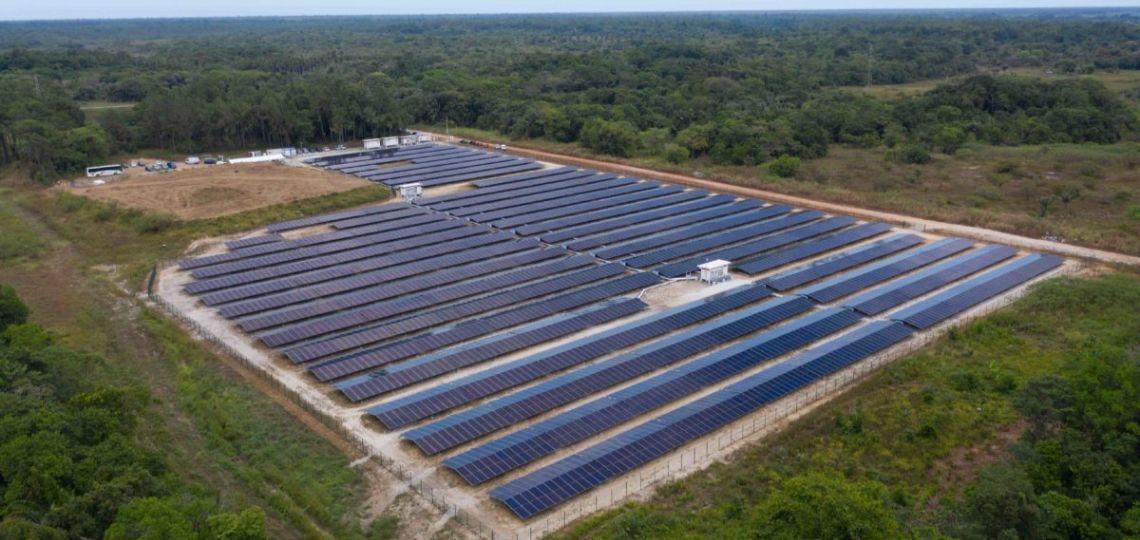 Voltalia lance les travaux de sa centrale hybride solaire-stockage en Guyane française